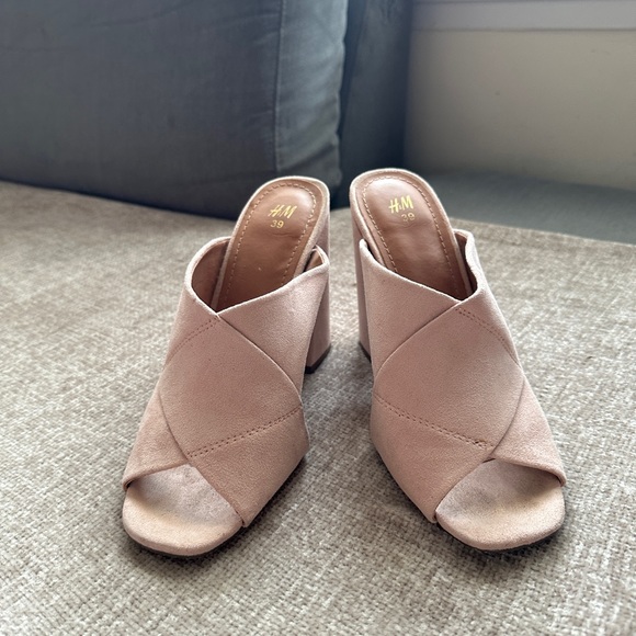 Blush pink H&M heeled mules, size 8 - Picture 2 of 3